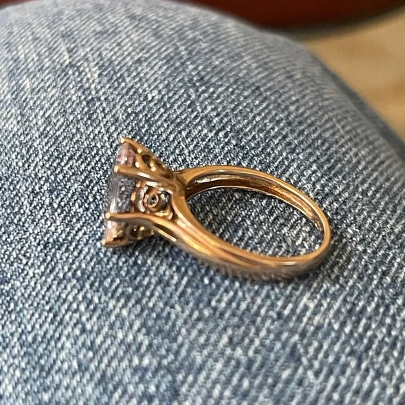 Vintage Rose Gold Ring with Pink Stone - Picture 4 of 5